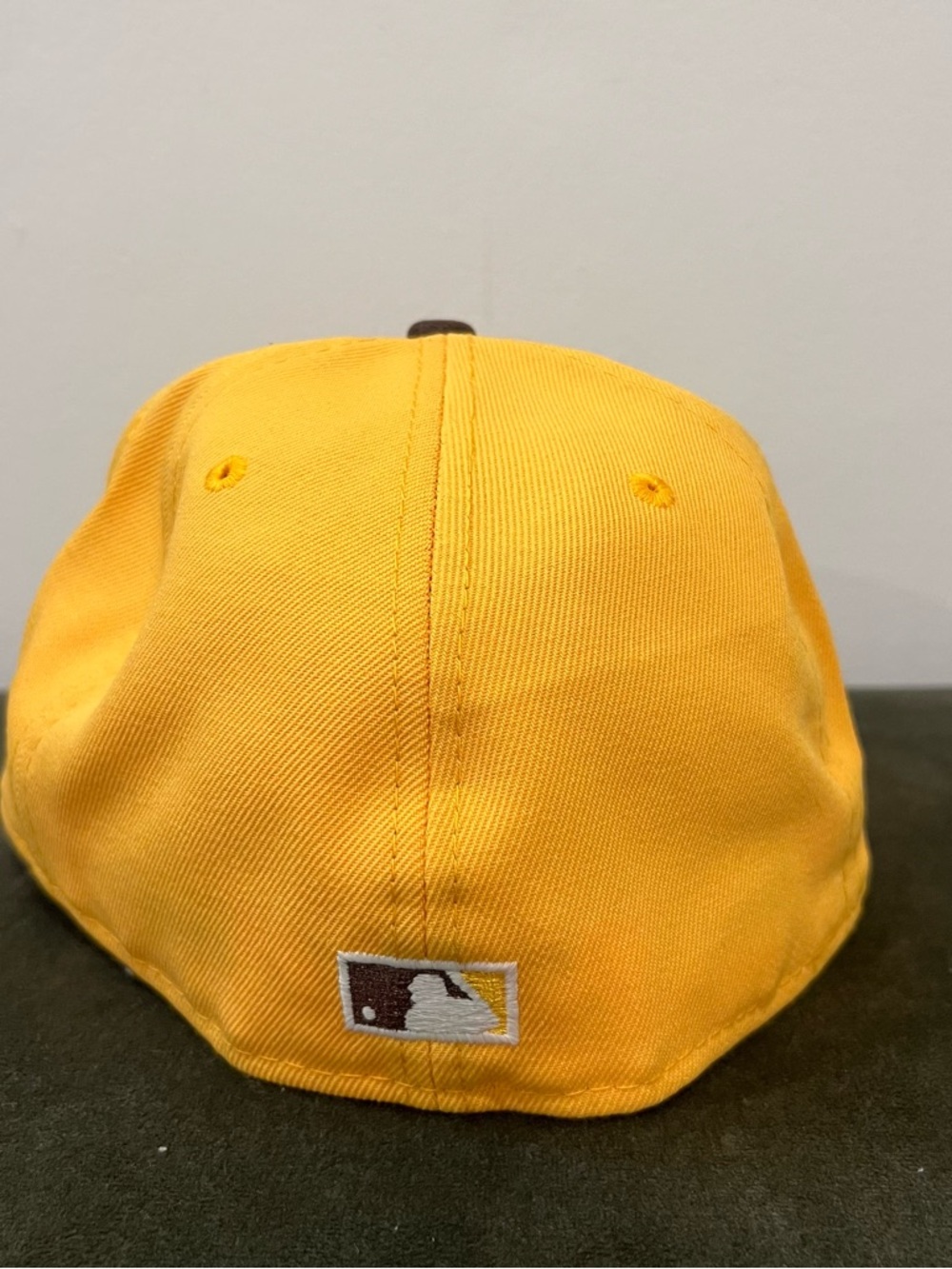 New Era 59FIFTY San Diego Padres Yellow & Brown Fitted Cap - Size 7 3/8 - Picture 3 of 5